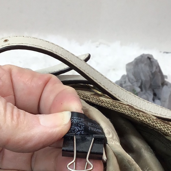 Michael Kors khaki signature shoulder tote - Picture 12 of 13